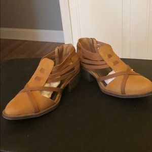 Ladies open ankle bootie